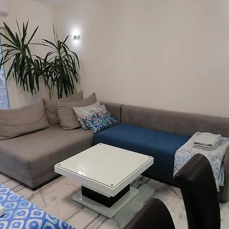 Apartment Ain